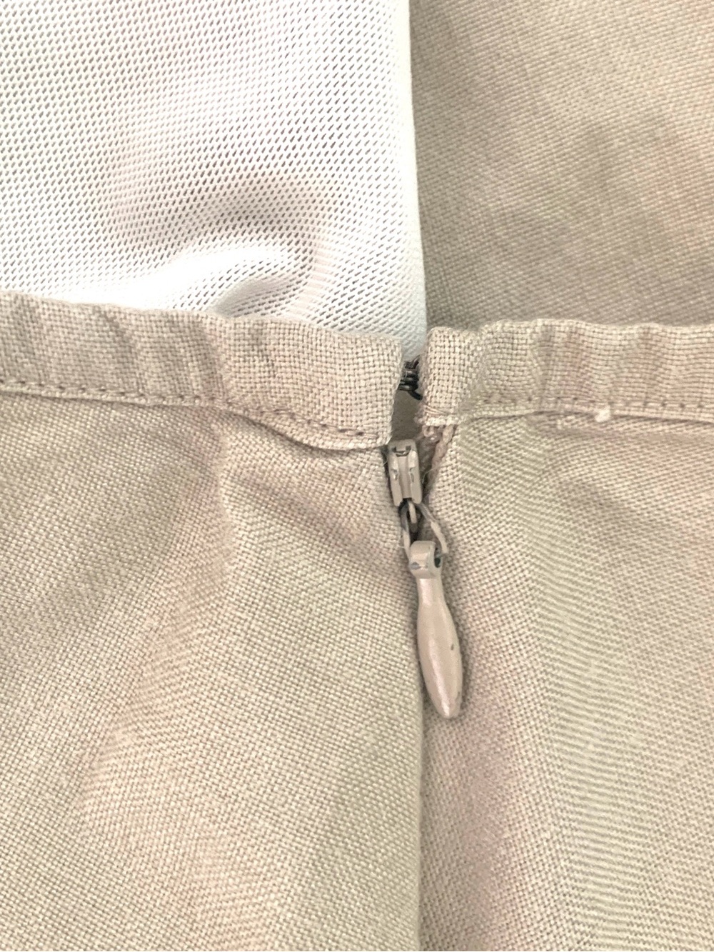 SANDRO LINEN KHAKI MIDI SKIRT
SIZE 8 - Picture 5 of 6